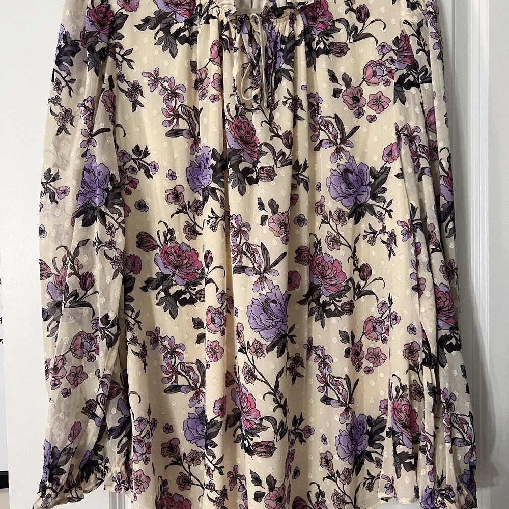 Stunning lined blouse with Keyhole bow